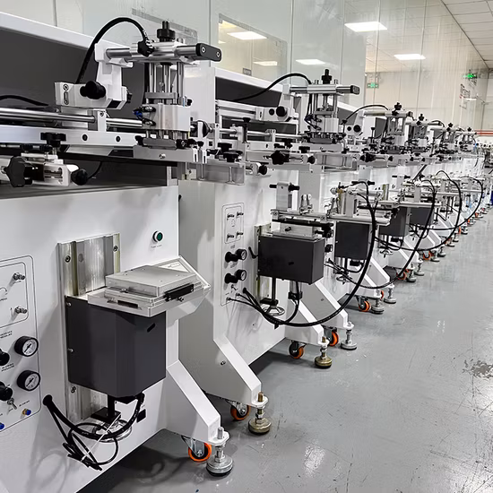 Машина для трафаретной печати с вращающейся изогнутой поверхностью